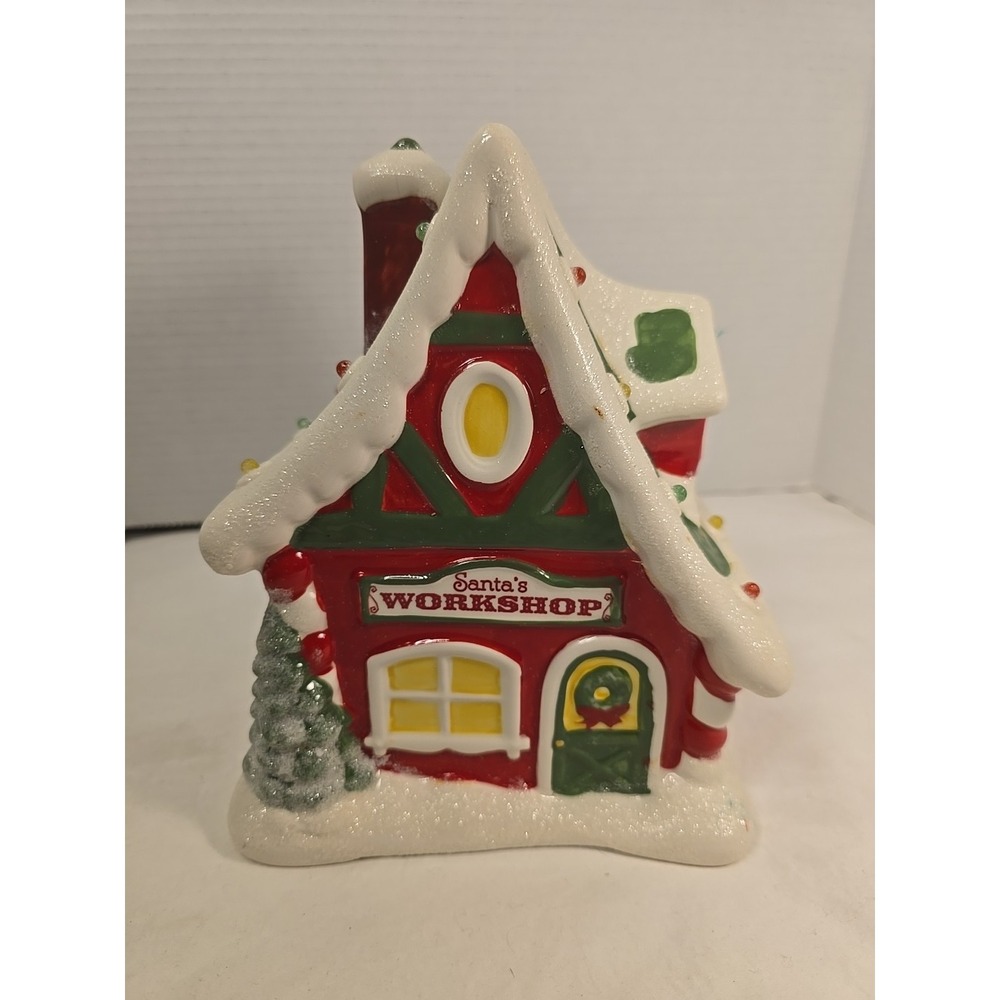 HALLMARK SANTA'S WORKSHOP LIGHT UP MUSICAL NORTH POLE VILLAGE 2012 - EUC